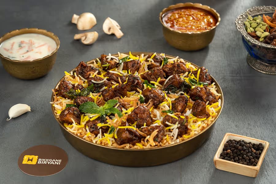 Pepper Mushroom Hyderabadi Biryani (Half Plate)